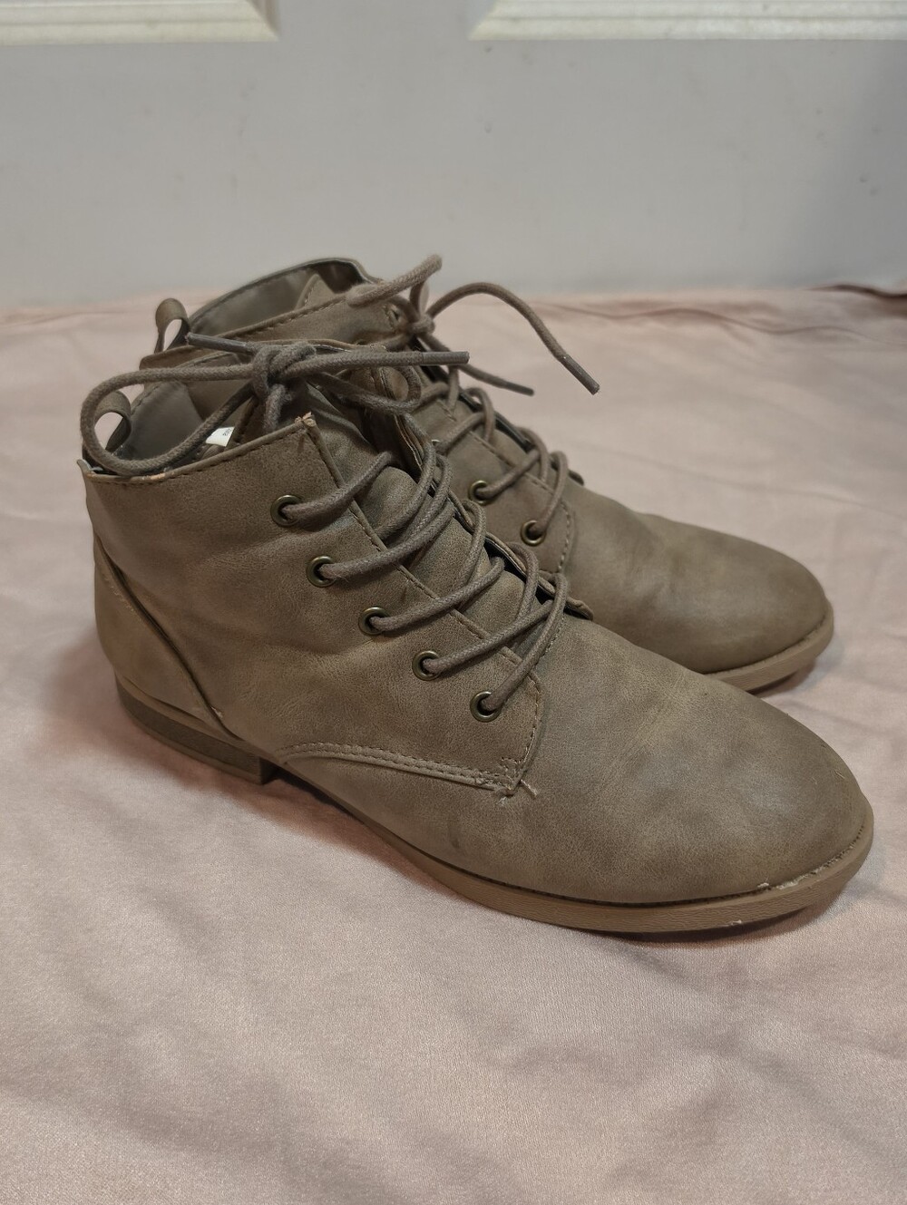 American Eagle Tan Lace Up Ankle Boots US 7